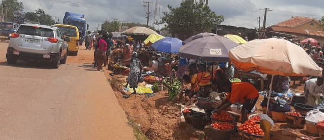 Traders Risk Their Lives For Cash