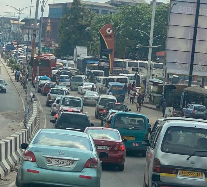Kennedy Causes Traffic In K’si