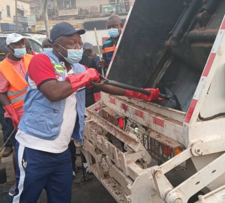 NPP Cleans Manhyia Streets For Big Durbar
