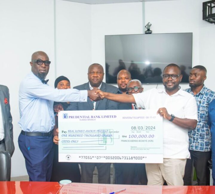 Asenso Boakye Redeems Pledge To KATH…Hands Over GC100, 000 cheque To CEO