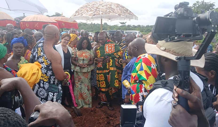 Otumfuo Cuts Sod For Construction Of Cancer Excellence Center At Kwaso