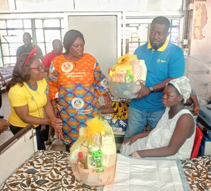 MTN Ghana Presents 600 Hampers To Babies Born On Christmas Day