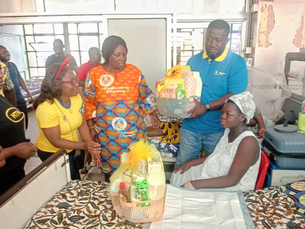 MTN Ghana Presents 600 Hampers To Babies Born On Christmas Day