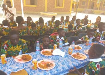 EKK Charity Foundation Fetes Children At Three Orphanages During Christmas