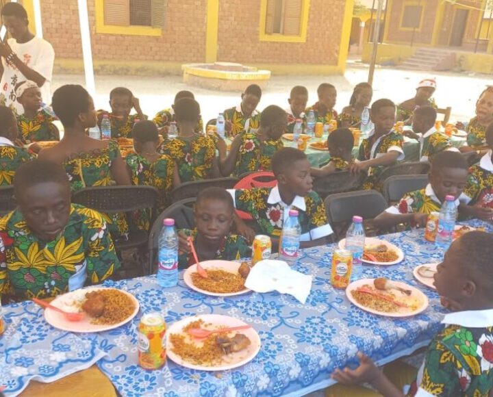 EKK Charity Foundation Fetes Children At Three Orphanages During Christmas