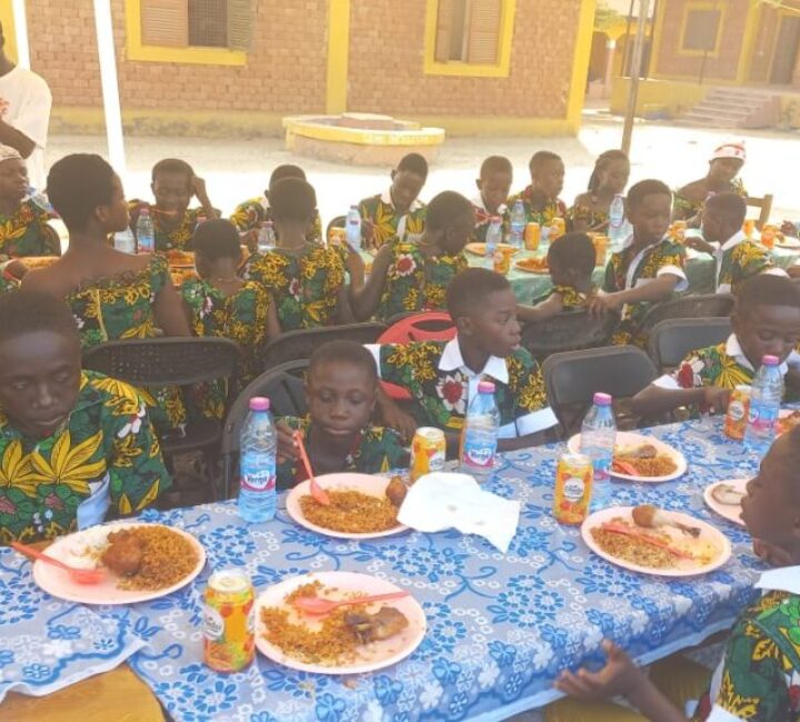 EKK Charity Foundation Fetes Children At Three Orphanages During Christmas