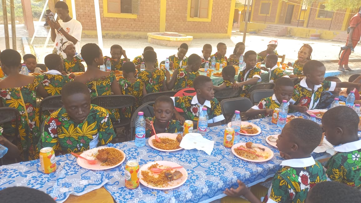 EKK Charity Foundation Fetes Children At Three Orphanages During Christmas