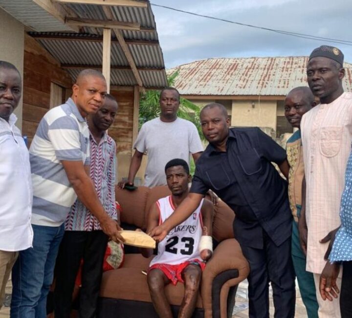 Dr Bawumia Assists Injured Polling Station Officer With GHC100, 000.00.