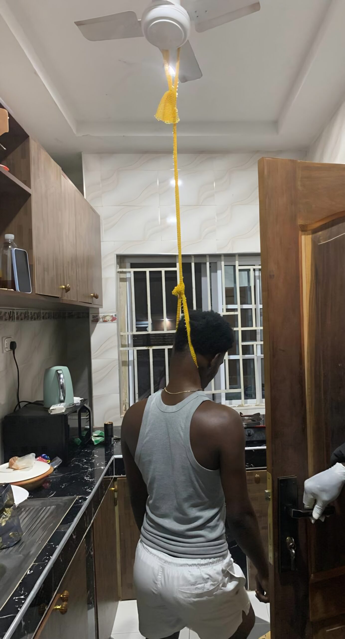 Broken heart man commits suicide