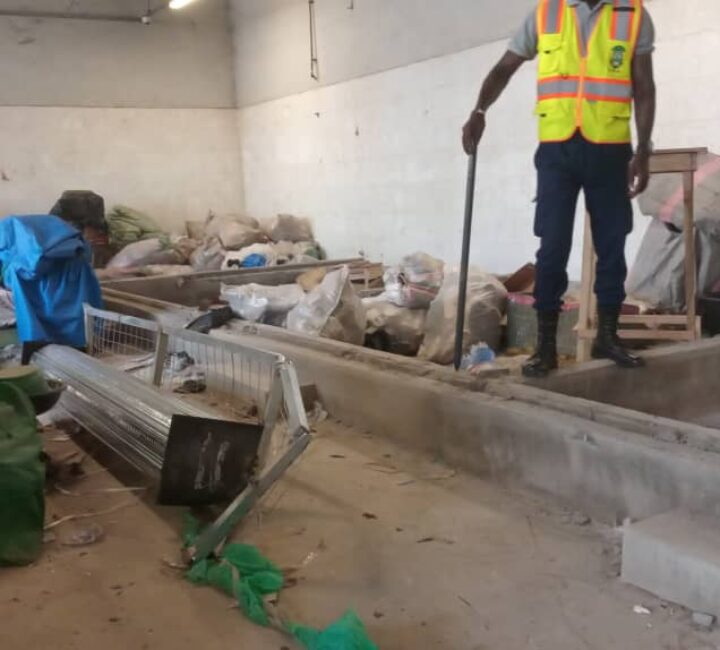Kejetia Management Demolishes Unauthorised Structures At Waste Room