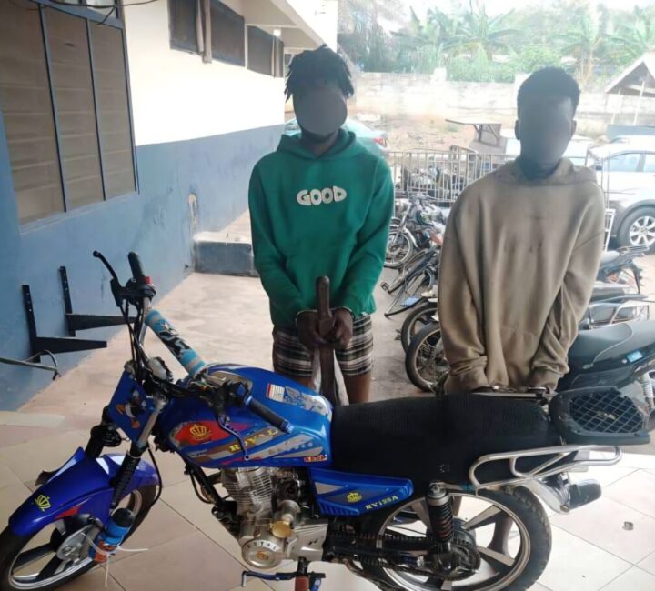 Mobile phone expose robbers