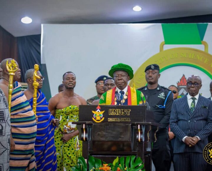 IMG-20251129-WA0290 Otumfuo Praises Government’s Commitment to KNUST Teaching Hospital