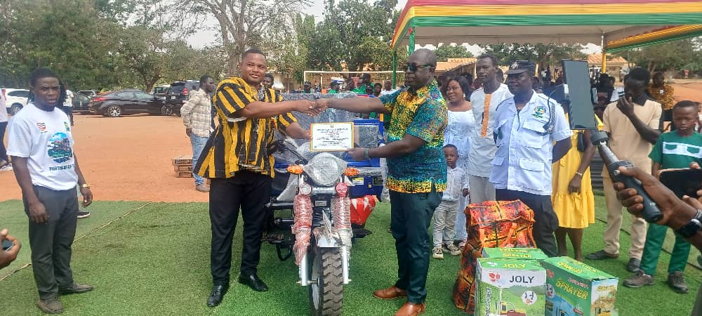 IMG-20251207-WA0161 Kwadaso Municipal Assembly honours farmers