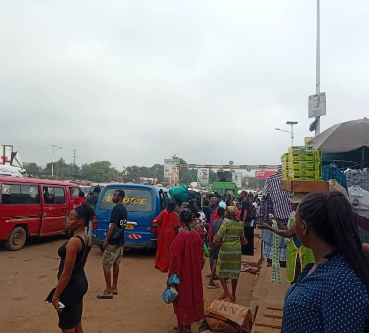 IMG-20251222-WA0144 K’si ‘Trotro’ drivers cheat passengers