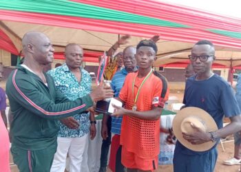 IMG-20251227-WA0071 Chirapatre celebrates Boxing Day with communal labor, philanthropy, and football glory