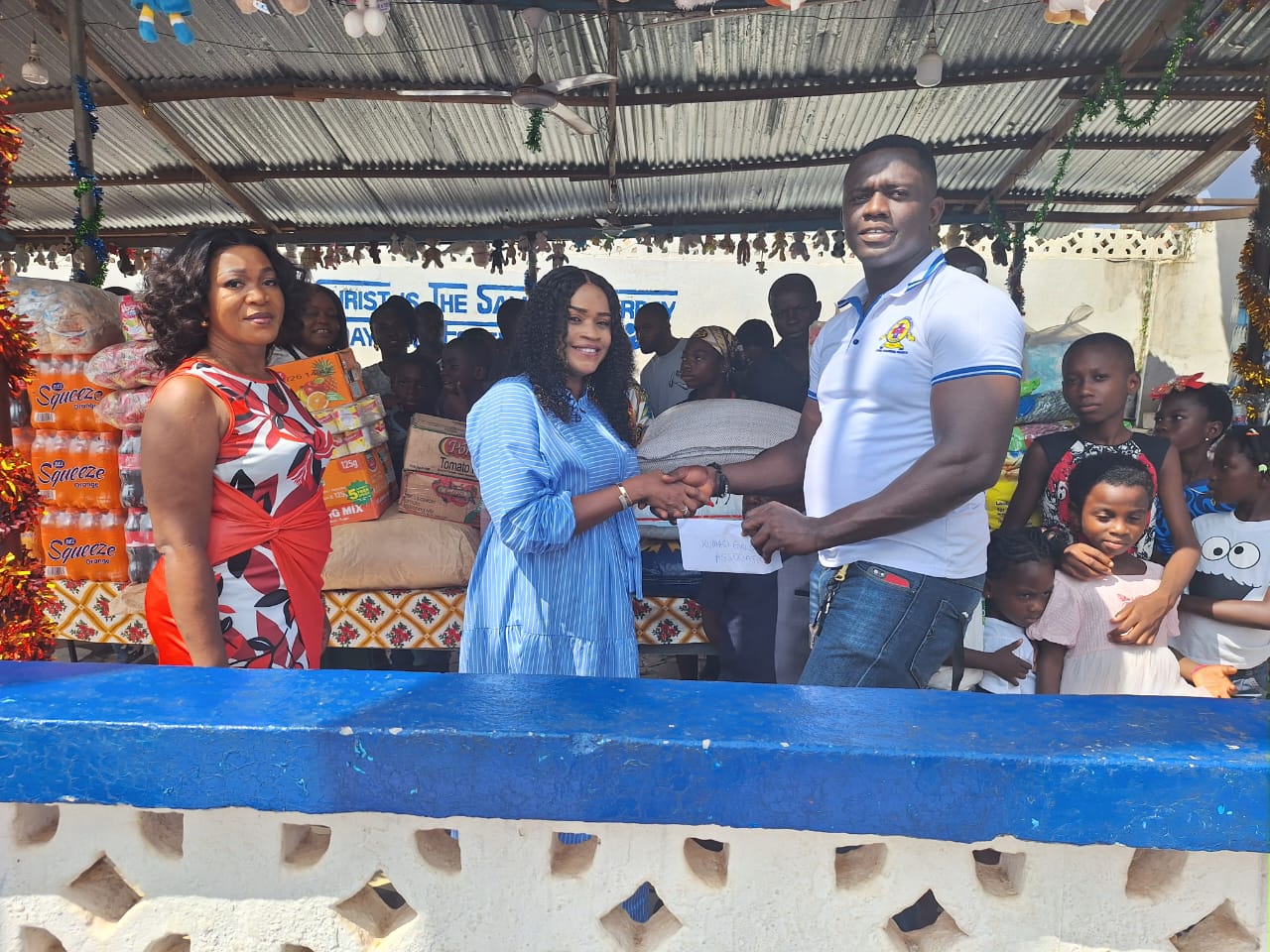 KUGISS 98 Year Group Supports Remar Centre With Food Items