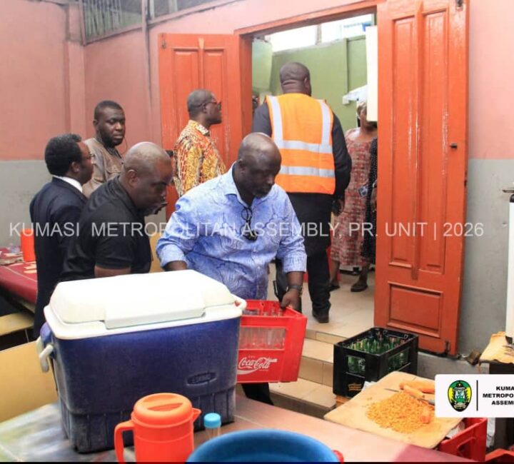 IMG-20260122-WA0400 Kumasi Mayor closes restaurant over poor sanitation