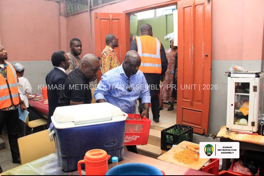 IMG-20260122-WA0400 Kumasi Mayor closes restaurant over poor sanitation