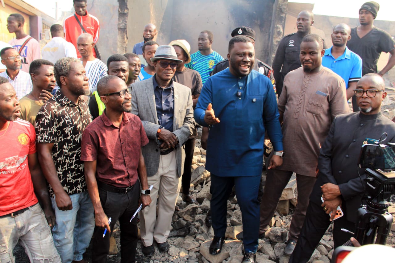 IMG-20260127-WA0540 Ashanti Regional Minister consoles Amakom Market fire victims