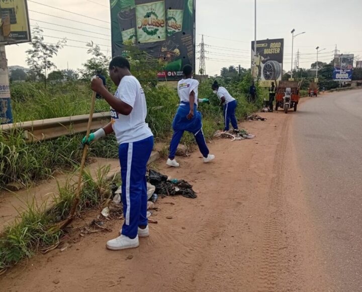 Clean-Up Crew Gets Breakfast Boost From Housemistress